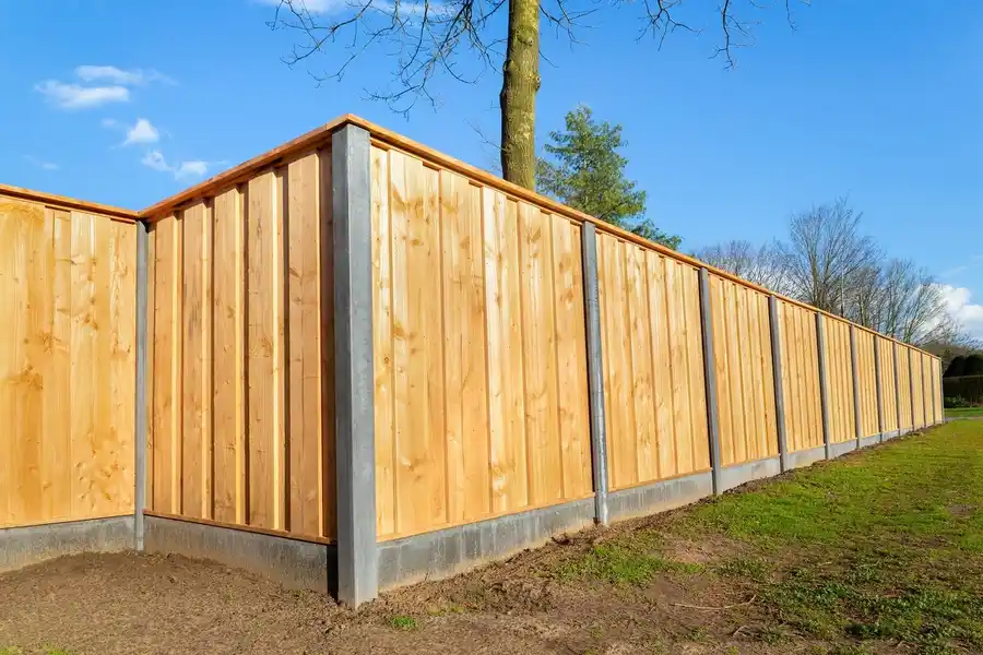 Efficient Wood Fence Installation in Pearl, MS
